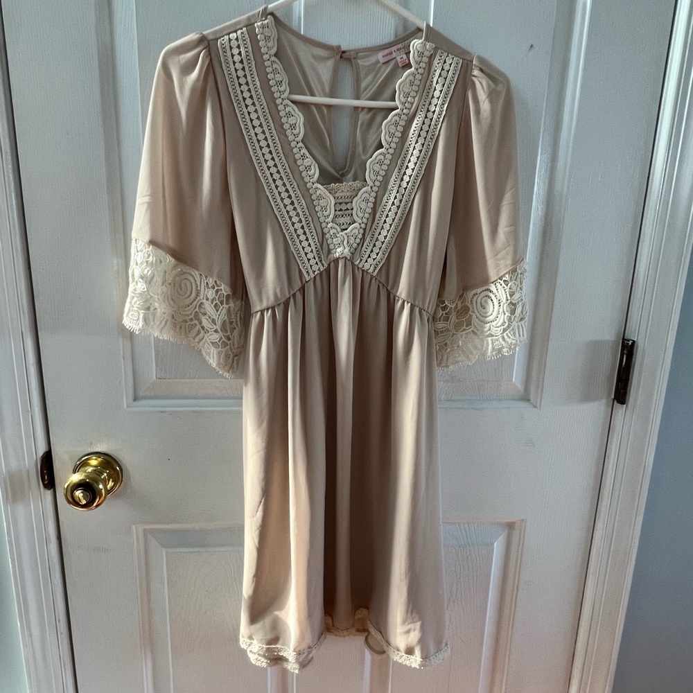 EUC Crochet/Lace Trim Dress